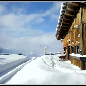 https://chalets-darrondaz.hotels-rhonealpes.com